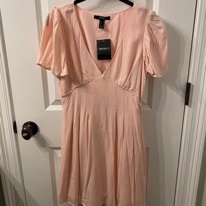 ⛄️*NWT* Forever 21 Pleated Pink Dress Size SM